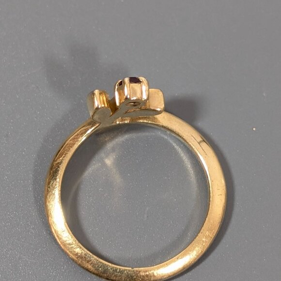 Vintage Avon Spray Ring Gold Tone Faux Ruby Birthstone Size 7.75 - Picture 3 of 5